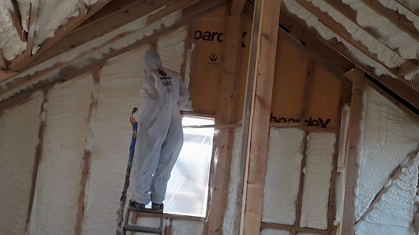 YENİ BİR EV İNŞA EDERKEN SPREY SPREY POLİÜRETAN KÖPÜK YALITIMI MALİYETİNE DEĞER Mİ ?