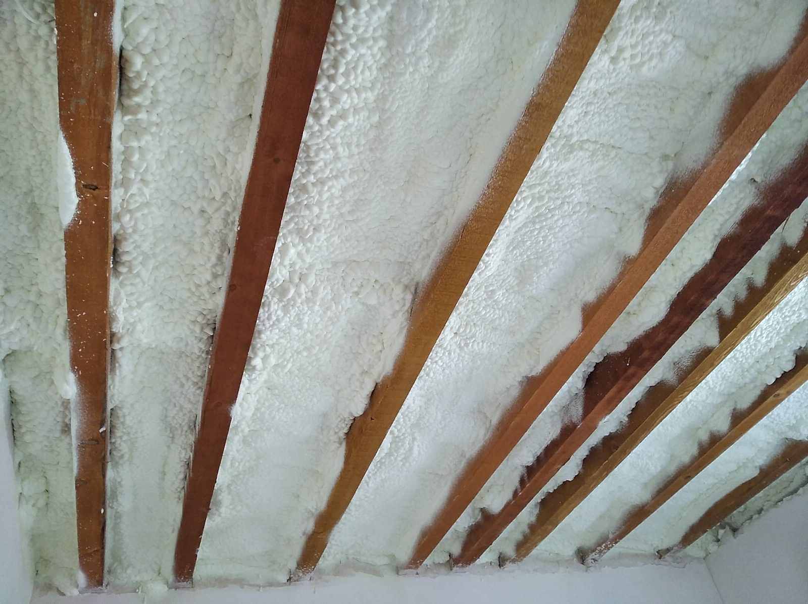 OSB ÇATI TERS TAVAN SPREY POLİÜRETAN KÖPÜK ISI YALITIMI