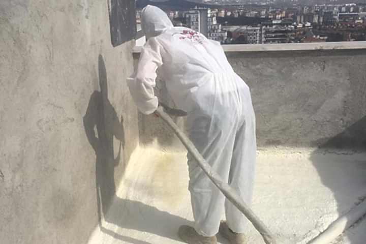 Açık Balkon Poliüretan Köpük Uygulama