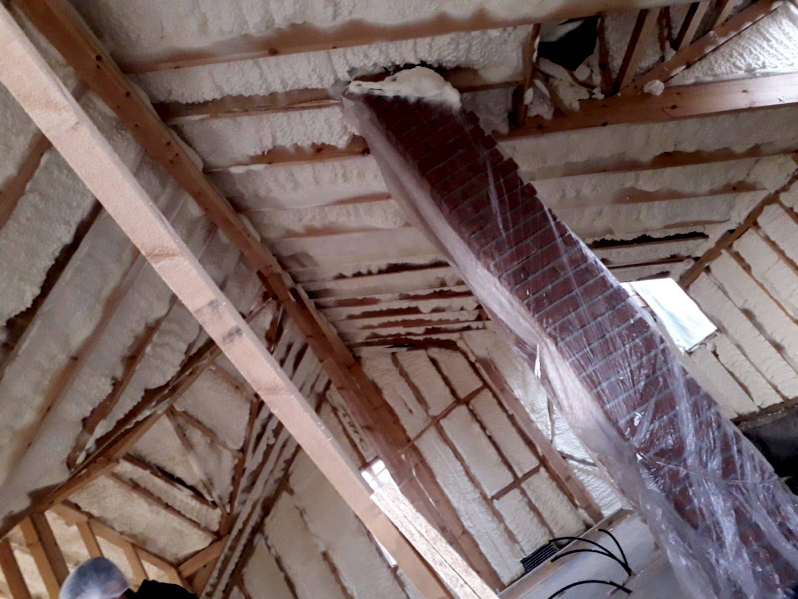 Ahşap Villa Sprey Poliüretan Köpük  Isı Yalıtımı