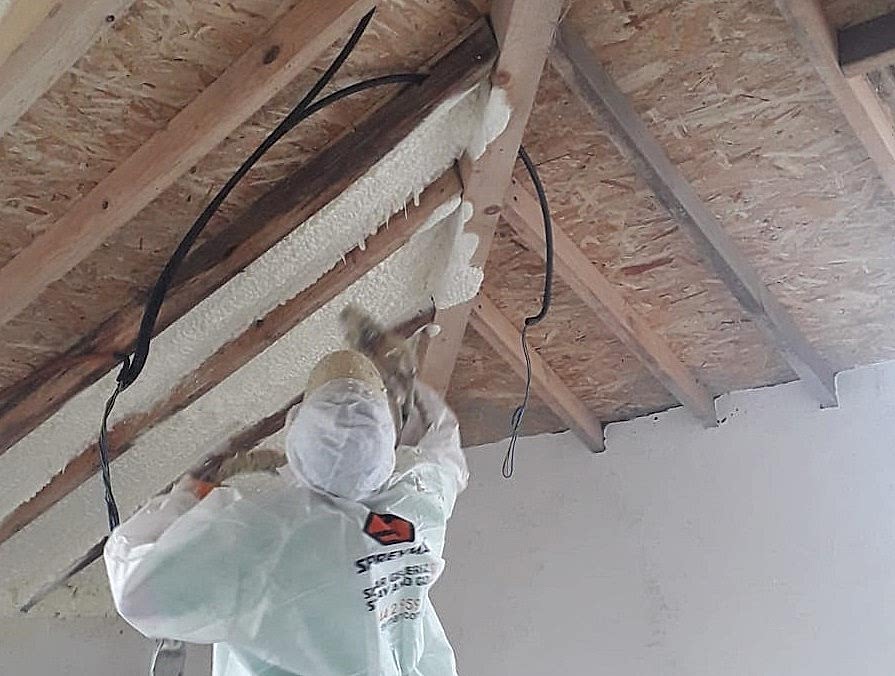 Sprey Poliüretan Sıkma Köpük